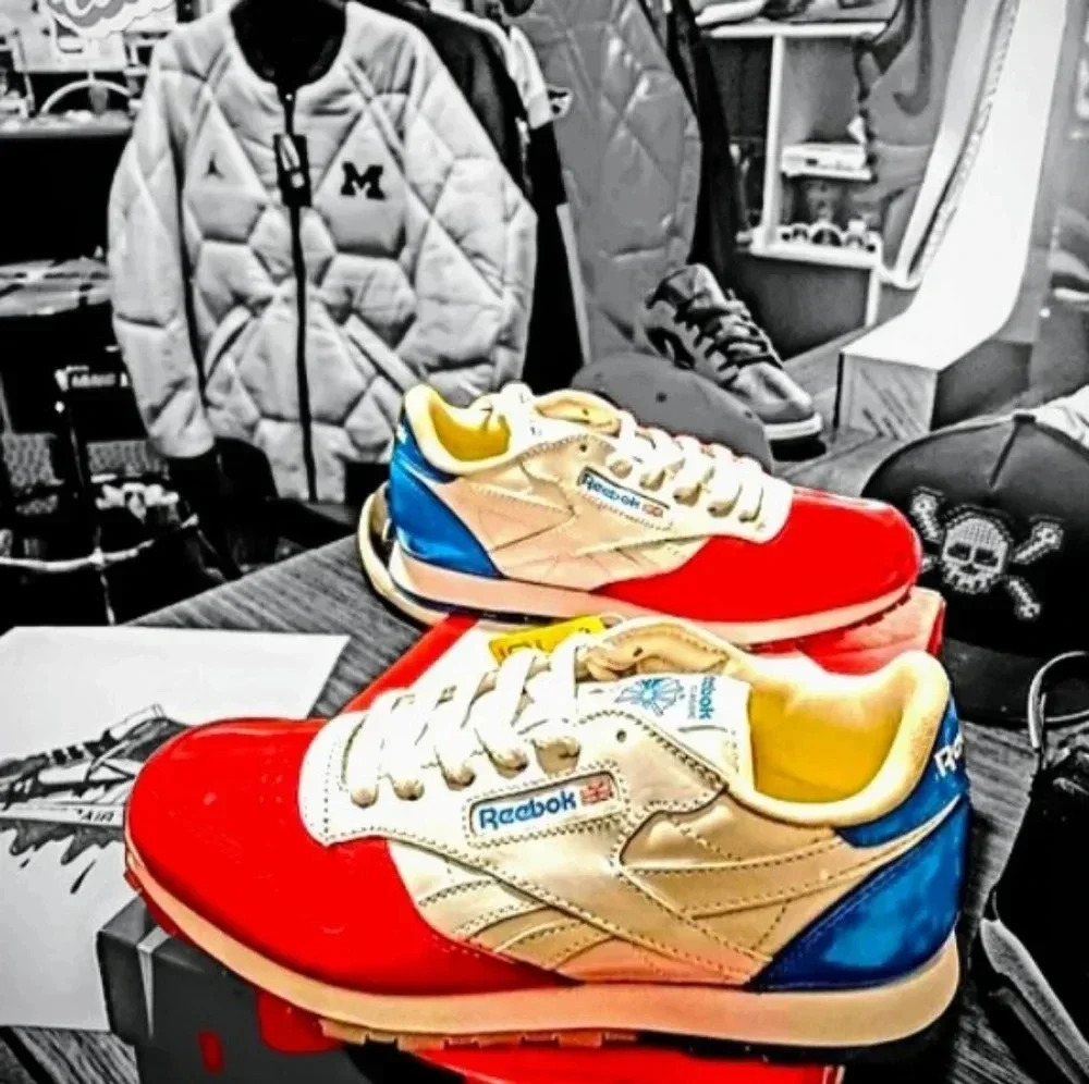 Reebok Classic Bomb Pop' (Gs) Sneakers size (4/Y; 5.5/W)